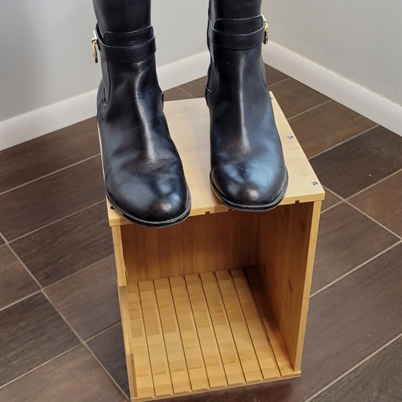 BOOTS - Picture 2 of 4